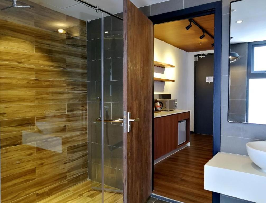 Exclusive Business Suite @ M Summit 191 George Town Exterior foto